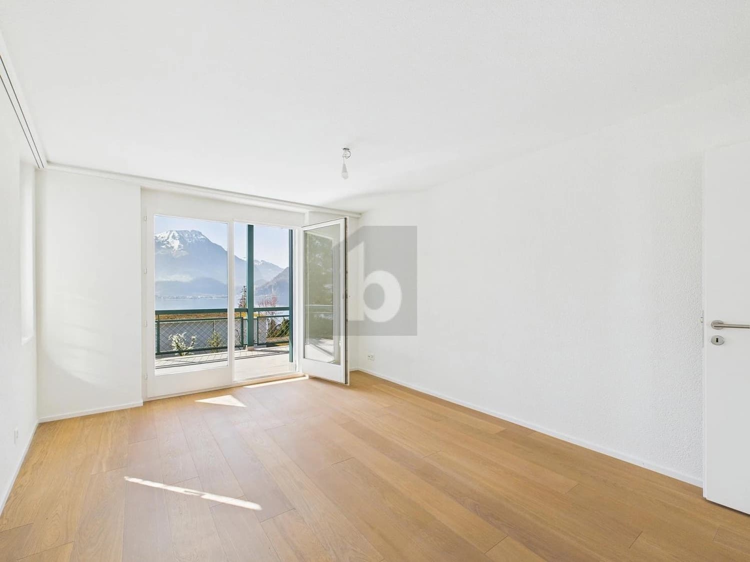 AN PRIVATER LAGE MIT EINMALIGEM PANORAMA