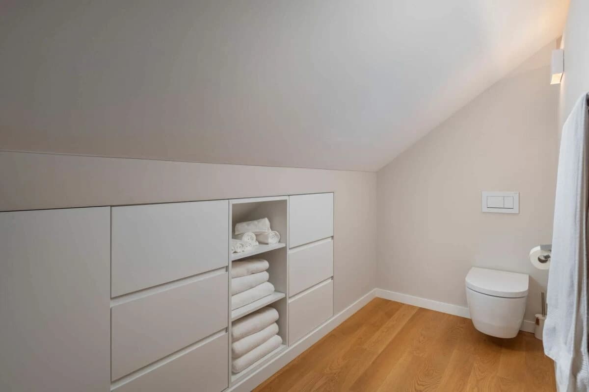 Komplett renoviert, mit Pool und traumhafter Aussicht!