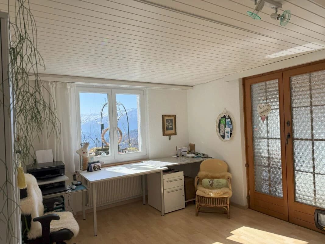 unverbaubarer Weitblick über den Thunersee und die umliegenden Bergketten