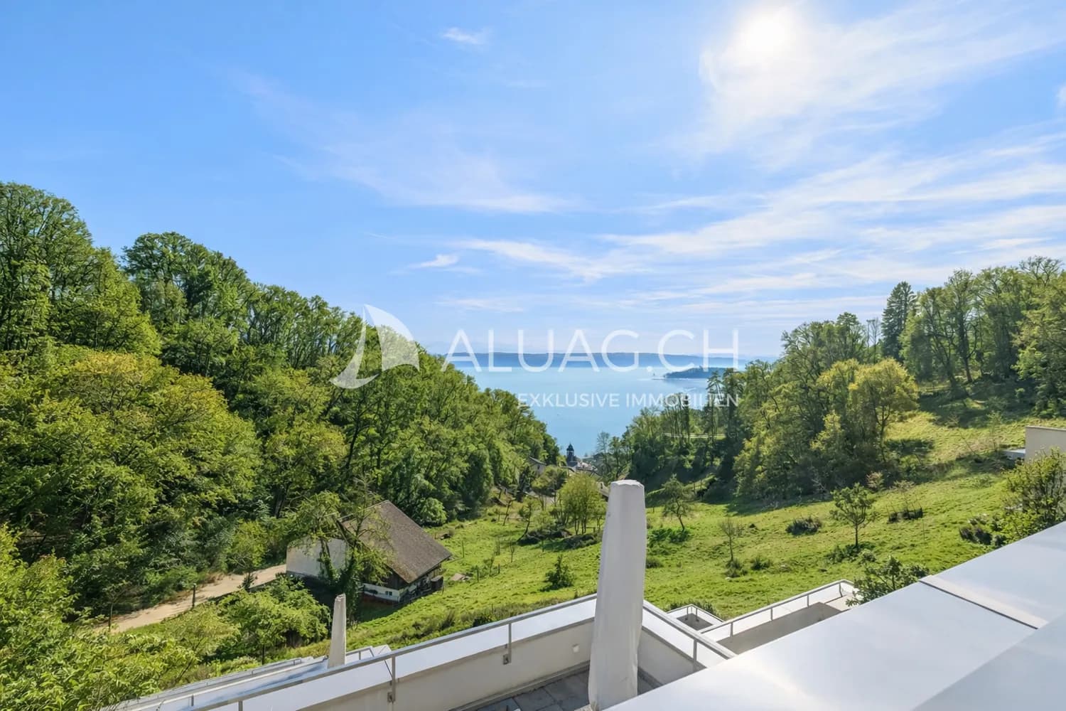 TERRASSENWOHNUNG MIT TRAUMHAFTER SEESICHT