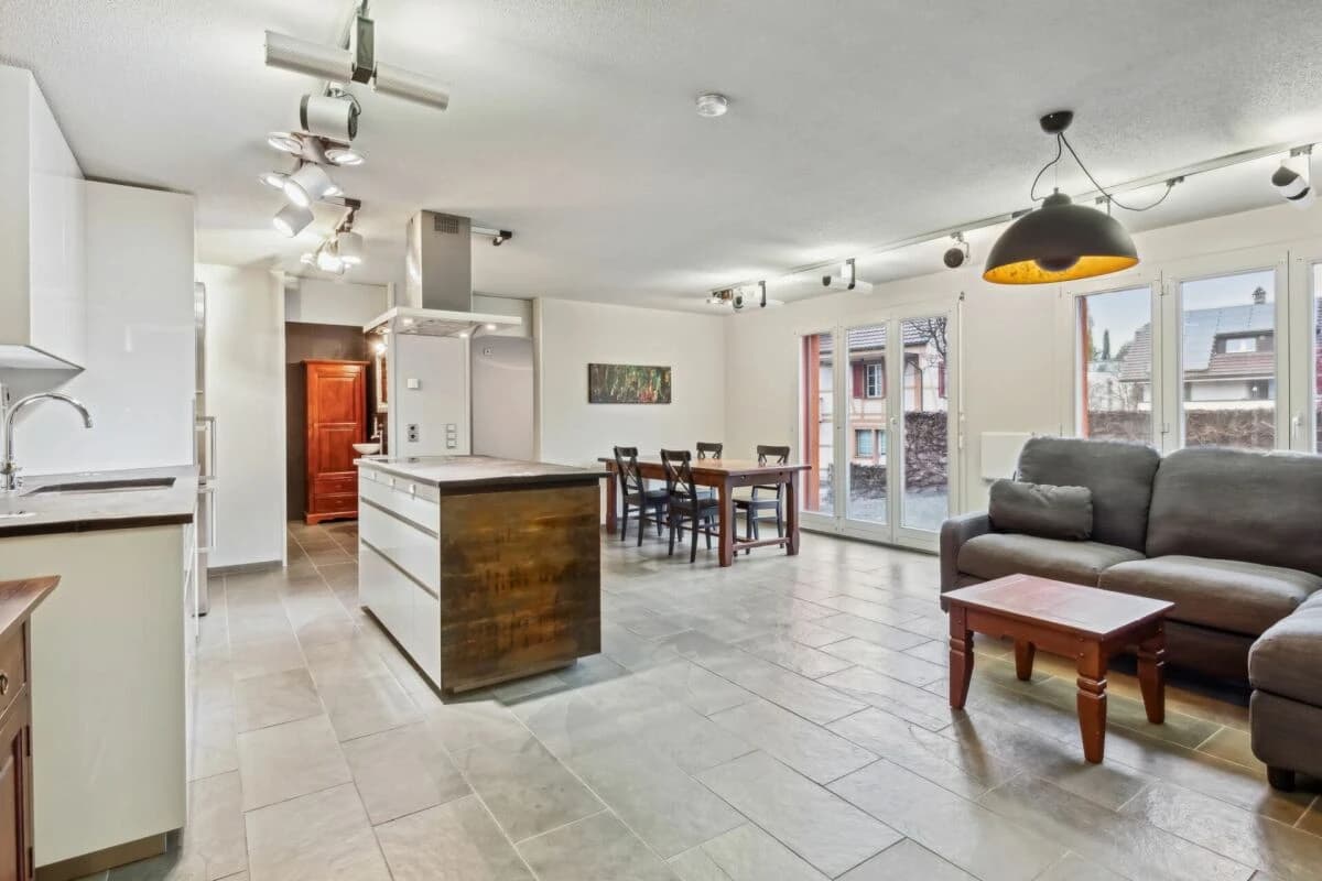 Vielseitig nutzbare Wohn- und Geschäftsliegenschaft in Bolligen