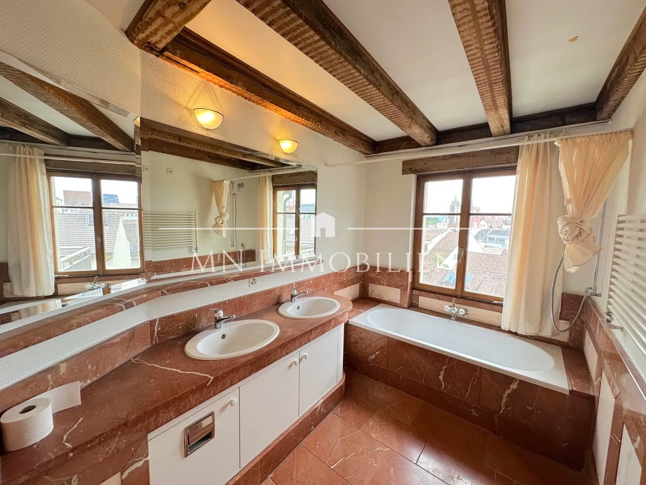 Exklusive Maisonnette mit grosser Terrasse und traumhaftem Ausblick