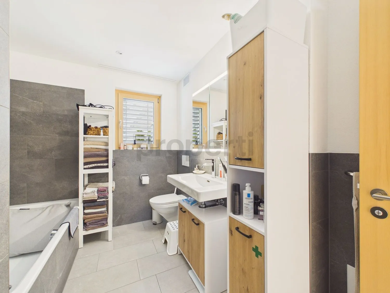 Moderne 3.5-Zimmer-Wohnung mit Minergie-P Standard, Rhäzüns