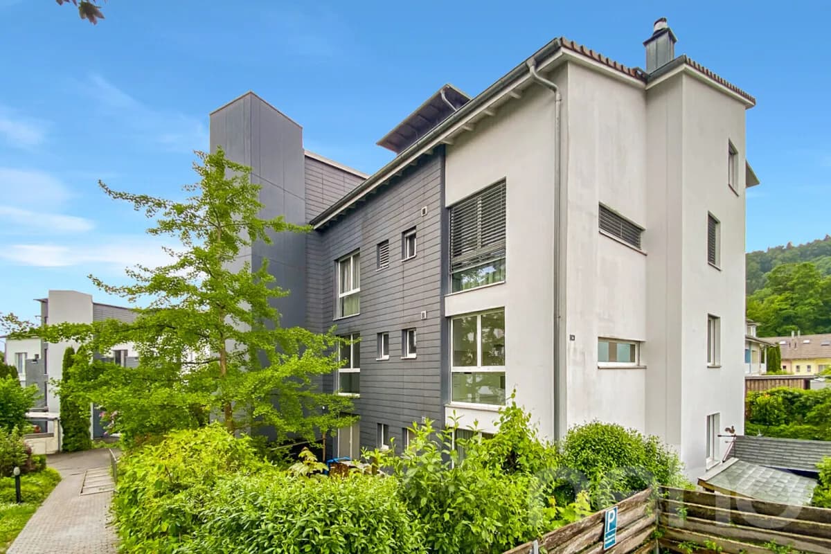 4.5-Zimmer Wohnung mit hellem Wohnambiente und 25 m2 grossem Balkon