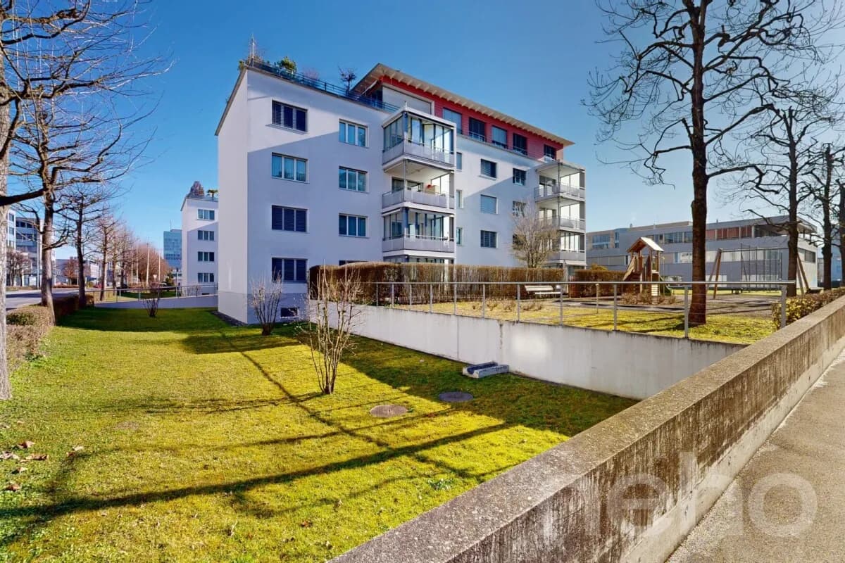 Helle 4.5-Zimmerwohnung mit Balkon in Rotkreuz