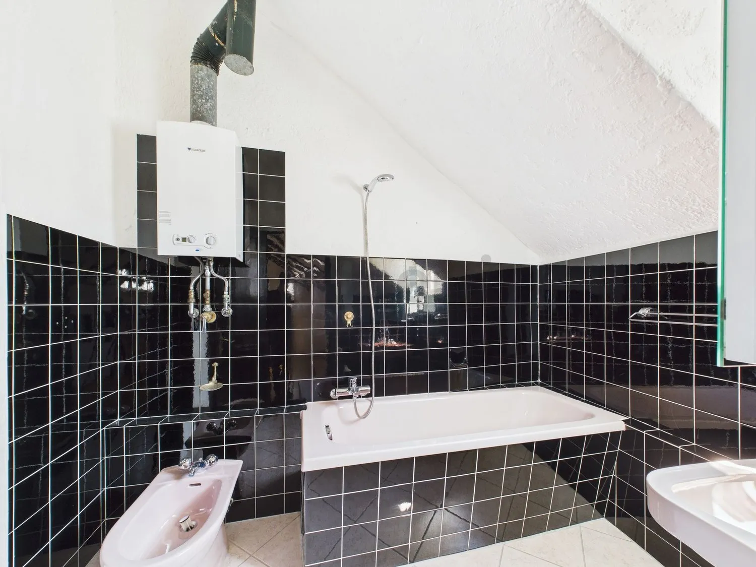 4-Zimmer-Wohnung im historischen Totengässlein  mitten in der Basler Altstadt