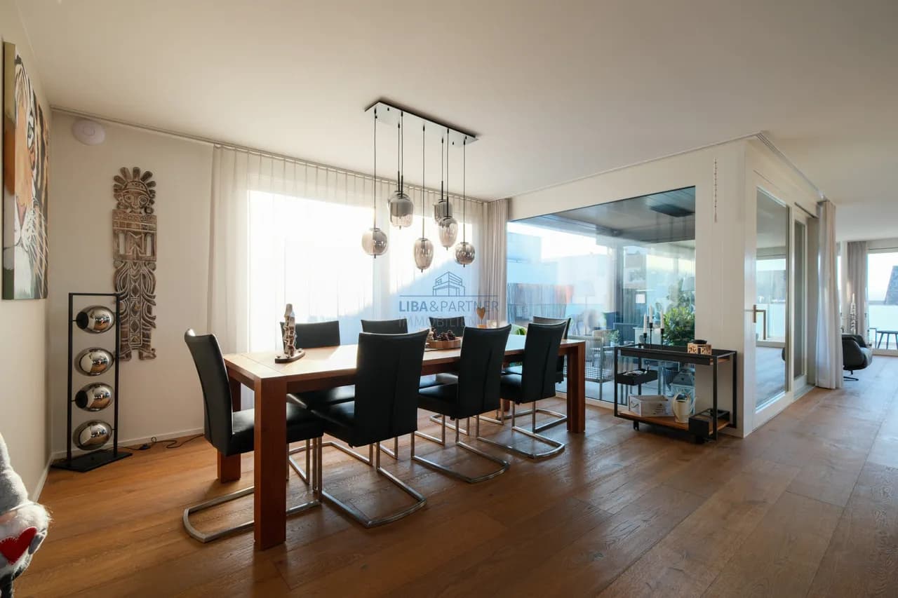 Attraktive, moderne und einzigartige Attikawohnung mit Aussicht