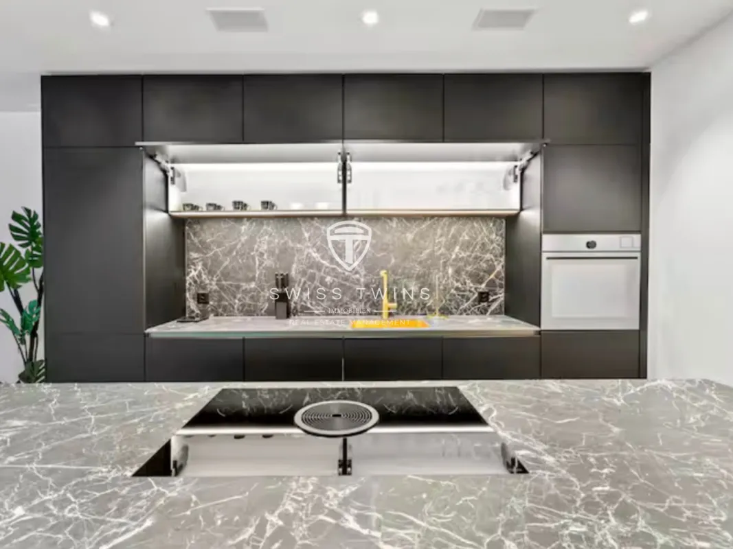 Luxuriöse 3.5-Zimmer-Terrassenwohnung mit 132m² Privat-Terrasse und traumhafter Aussicht auf Pilatus & Rigi