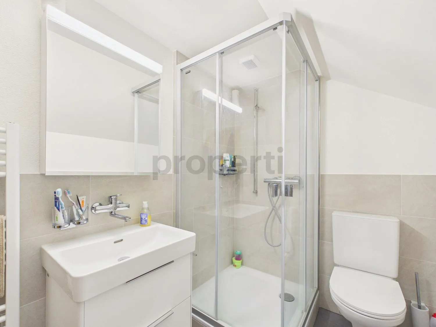 Helle 3.5-Zimmer-Maisonette-Wohnung an ruhiger Lage in Nossikon (Uster)