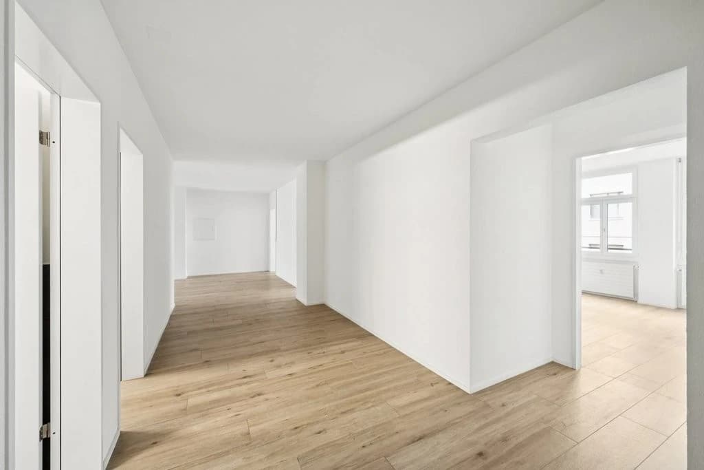 Grosse und moderne Wohnung an beliebter Lage