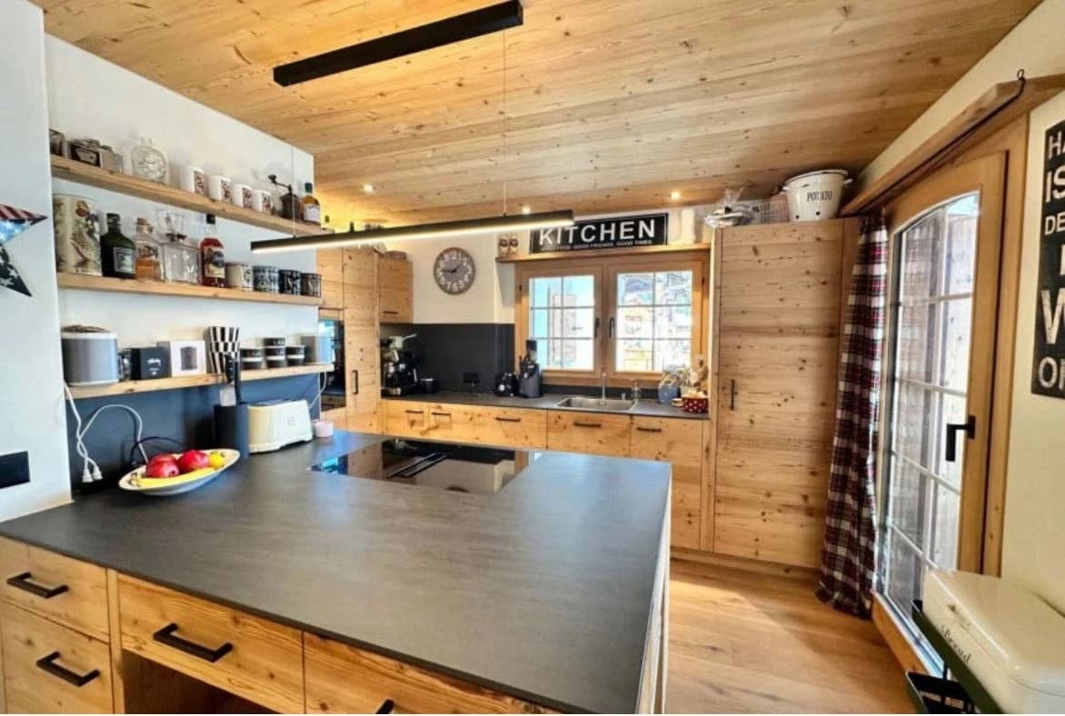 Moderne 5.5-Zimmer-Maisonette mit Tiefgarage, Laax