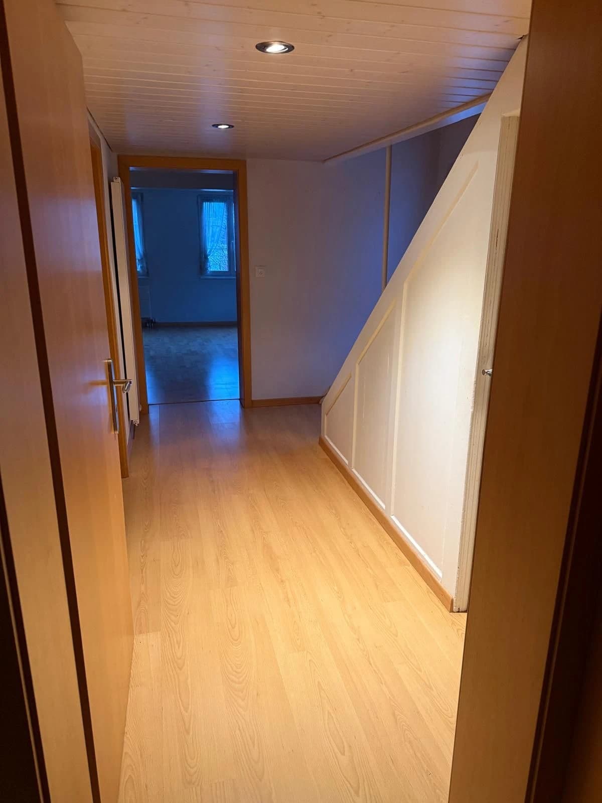 Charmantes 6.5-Zimmer-Einfamilienhaus mit grosszügigem Stauraum, Glarus Süd