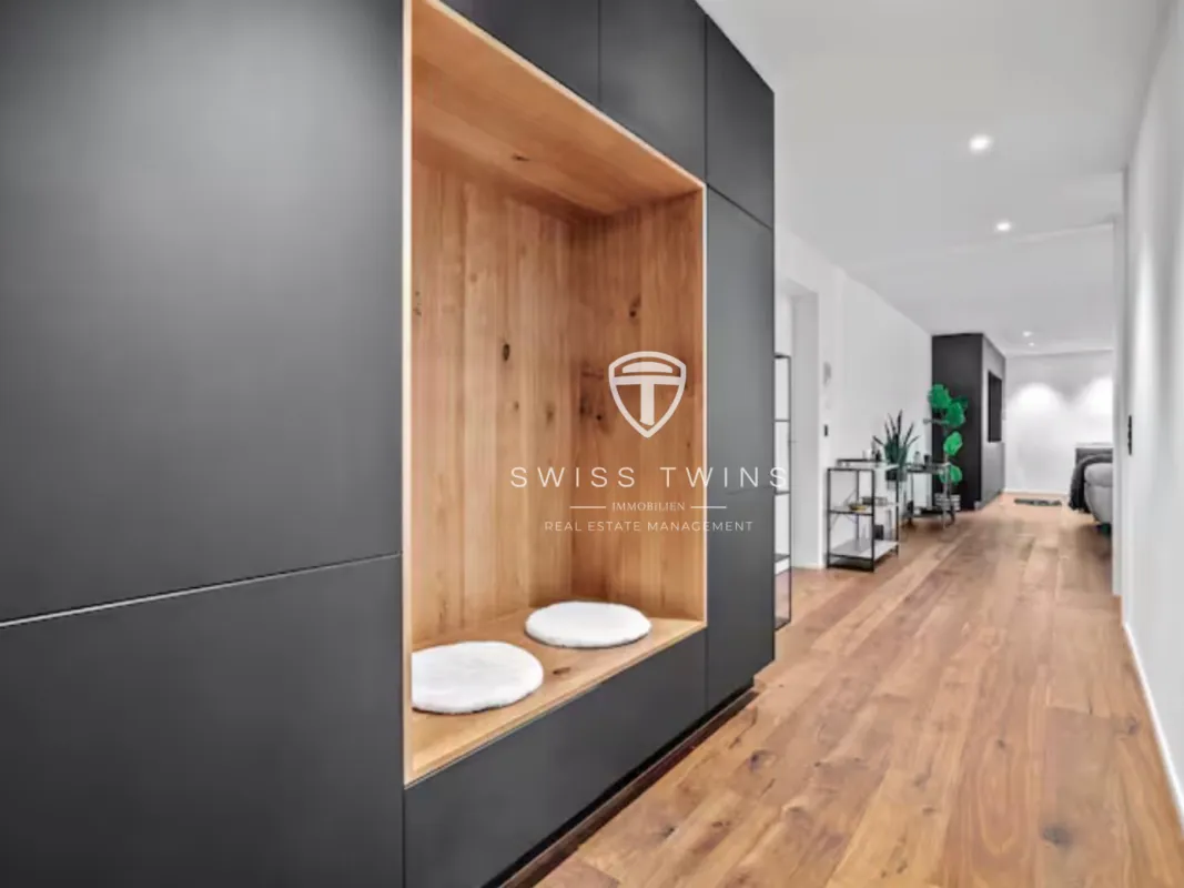 Luxuriöse 3.5-Zimmer-Terrassenwohnung mit 132m² Privat-Terrasse und traumhafter Aussicht auf Pilatus & Rigi