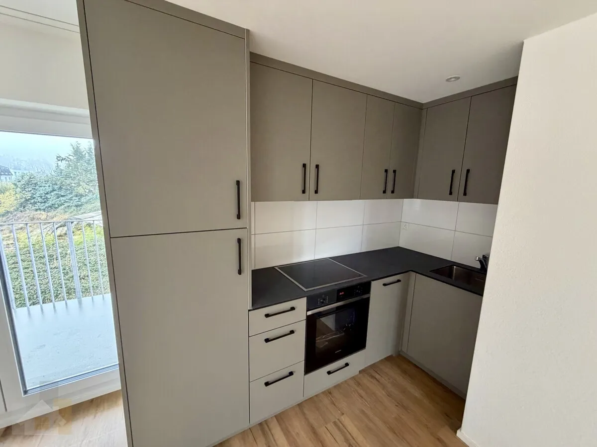 ERSTBEZUG IN TOP MODERNER WOHNUNG AN ZENTRALER LAGE