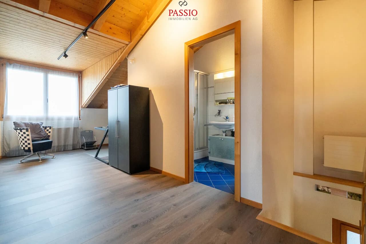 Top gepflegtes 9.5-Zimmer Zweifamilienhaus mit Gartenparadies