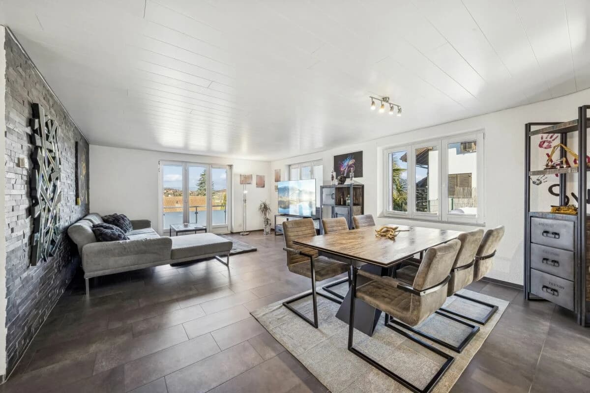 5.5-Zimmer-Einfamilienhaus mit Pool, ländlich und ruhig gelegen