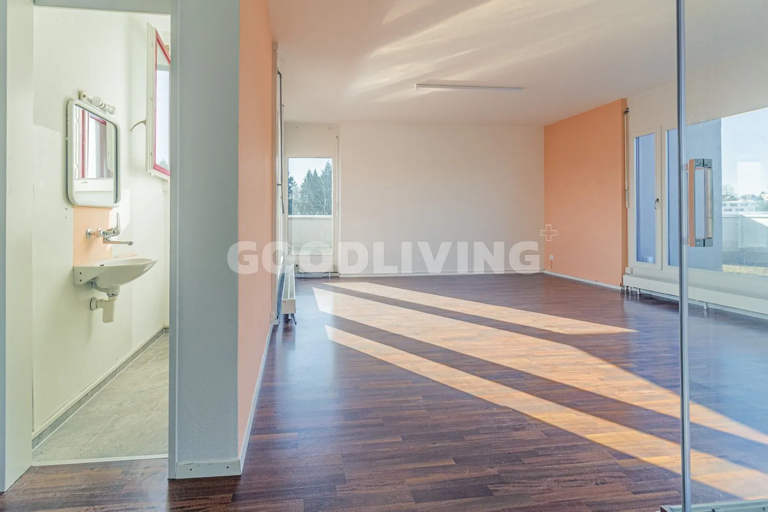 Zwei Ebenen. Eine Perspektive.