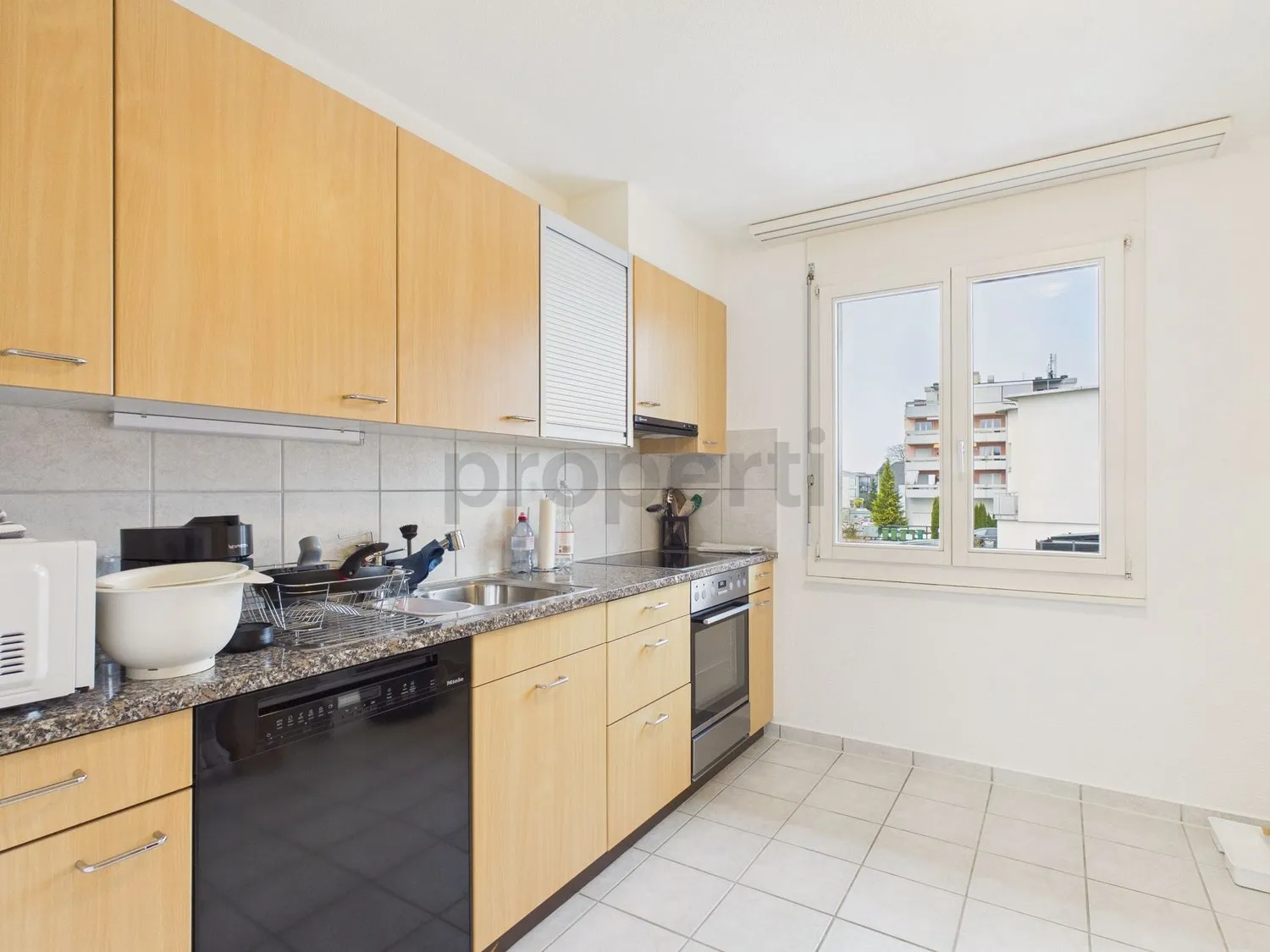 Helle 3.5-Zimmer-Wohnung mit Balkon