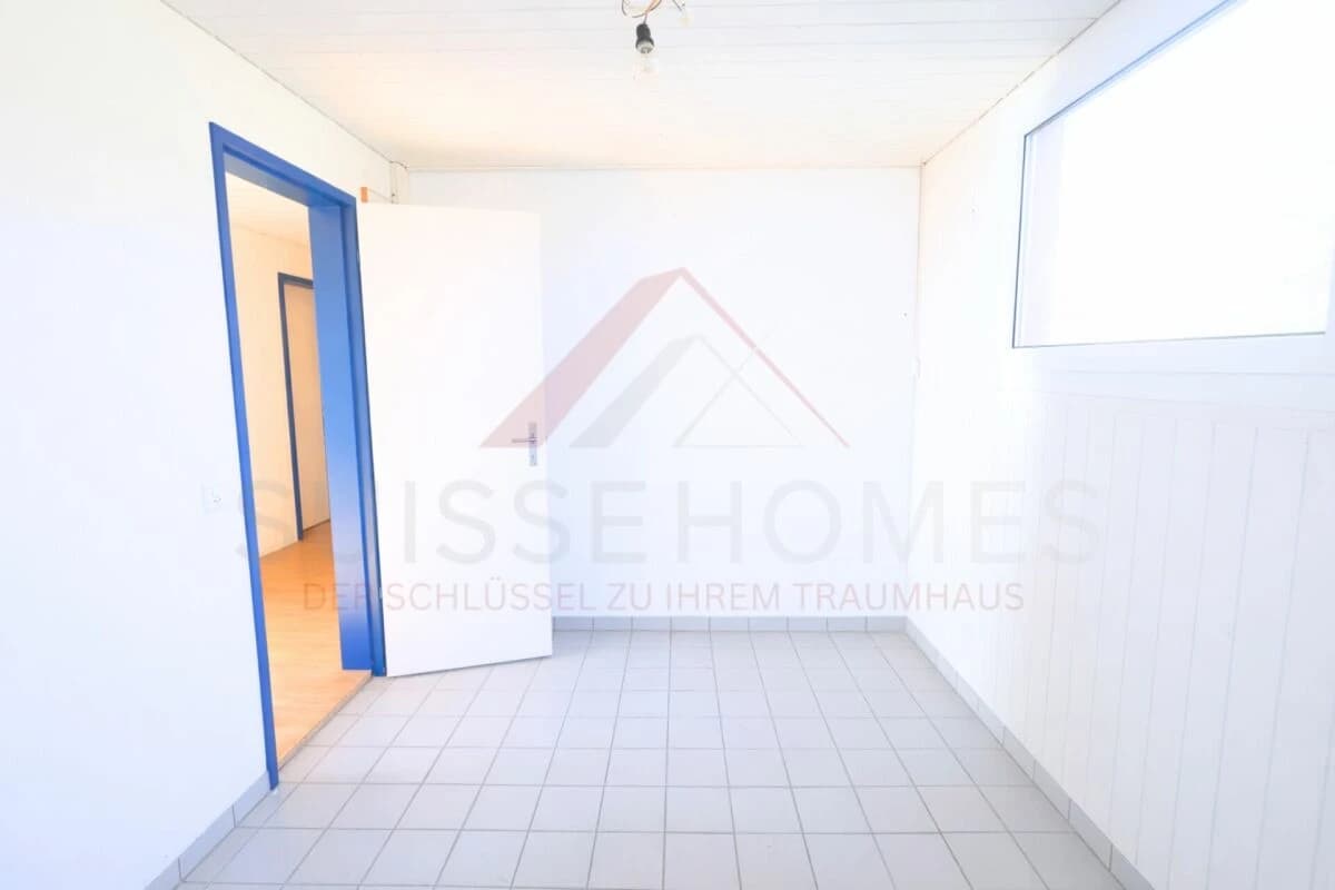 Grosszügiges Einfamilienhaus mit Seesicht und Pool