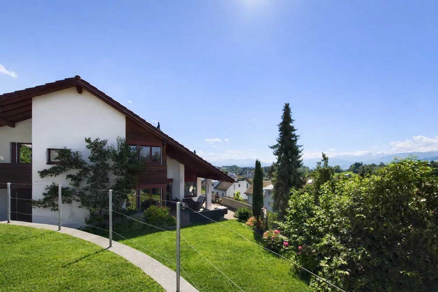 Modernes Einfamilienhaus mit Weitsicht