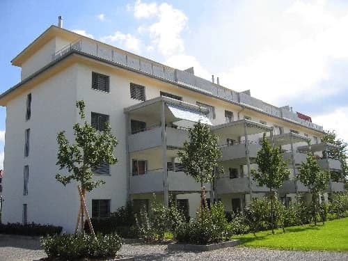 Grosszügige Wohnung mit Gartensitzplatz