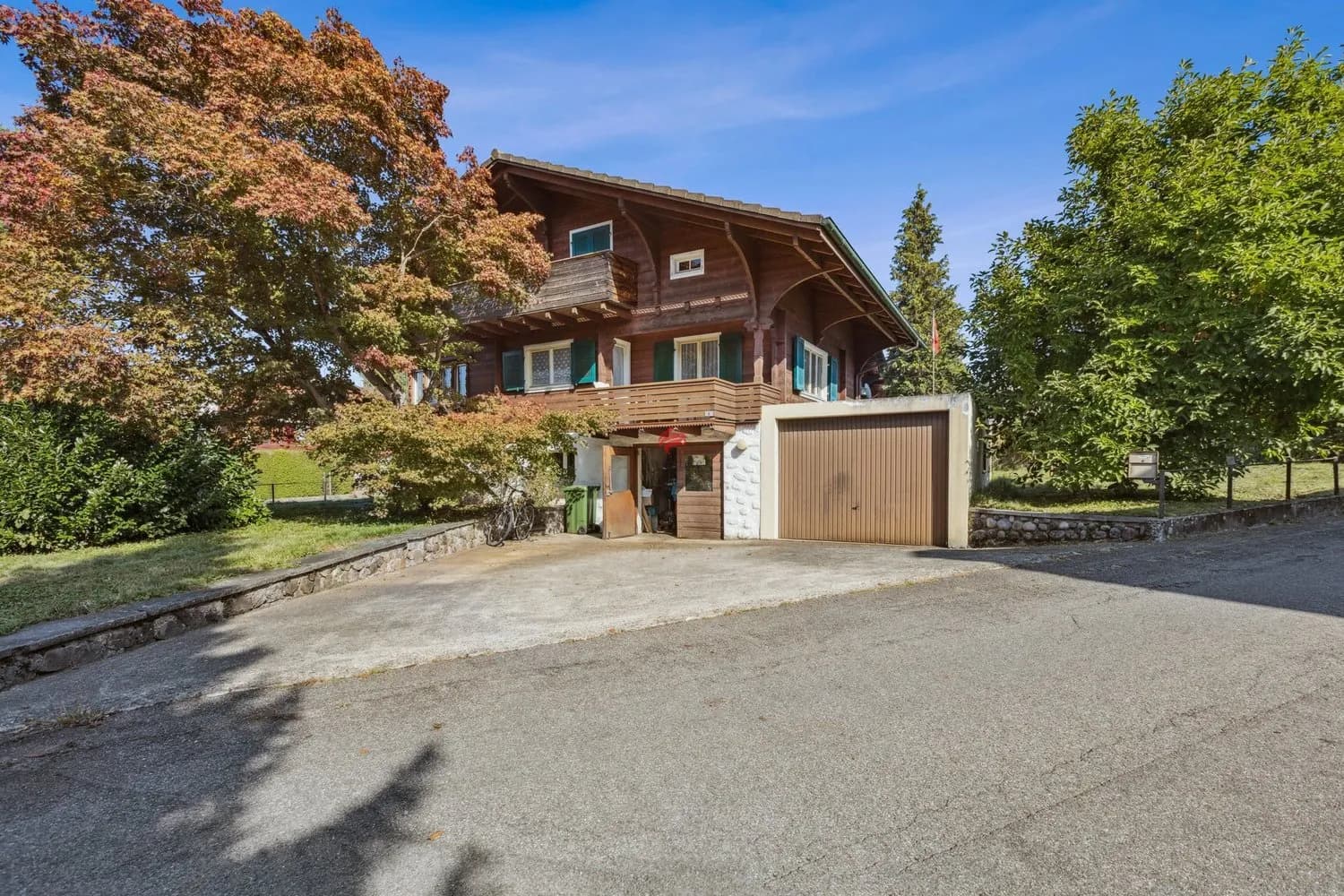 Einfamilienhaus mit Potenzial - Wohnen im Chalet-Stil