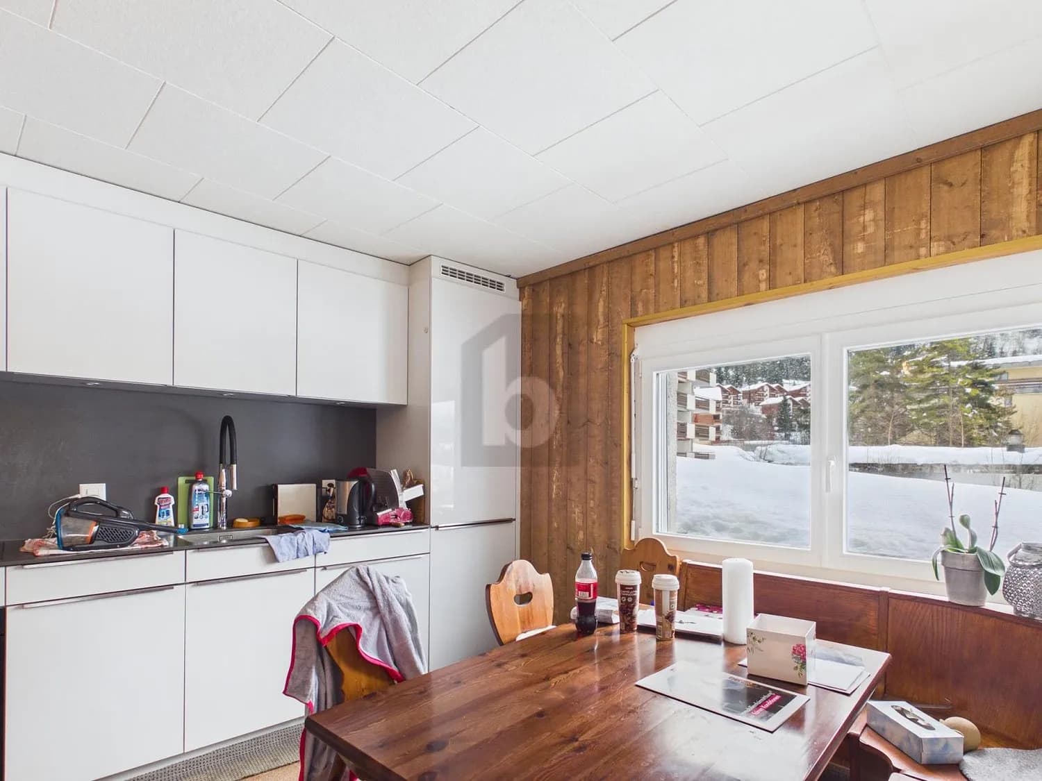 SONNIG UND RUHIG MIT BERGBLICK