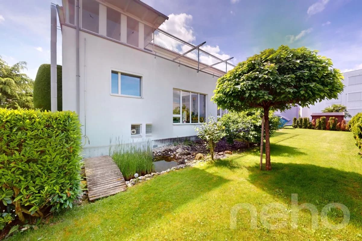 Attraktives Wohn- und Geschäftshaus mit stilvoller Wohnung