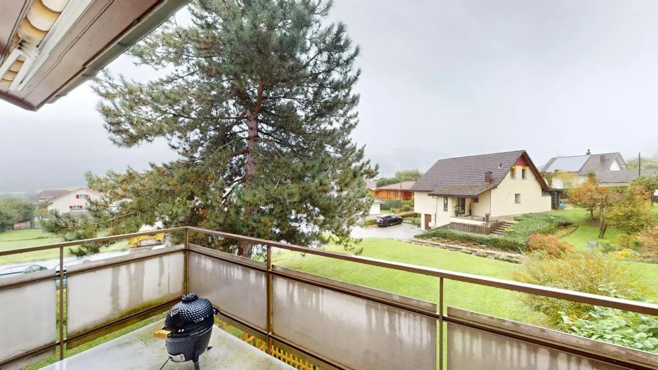 Helle 4.5-Zimmer-Wohnung mit Balkon, Aedermannsdorf