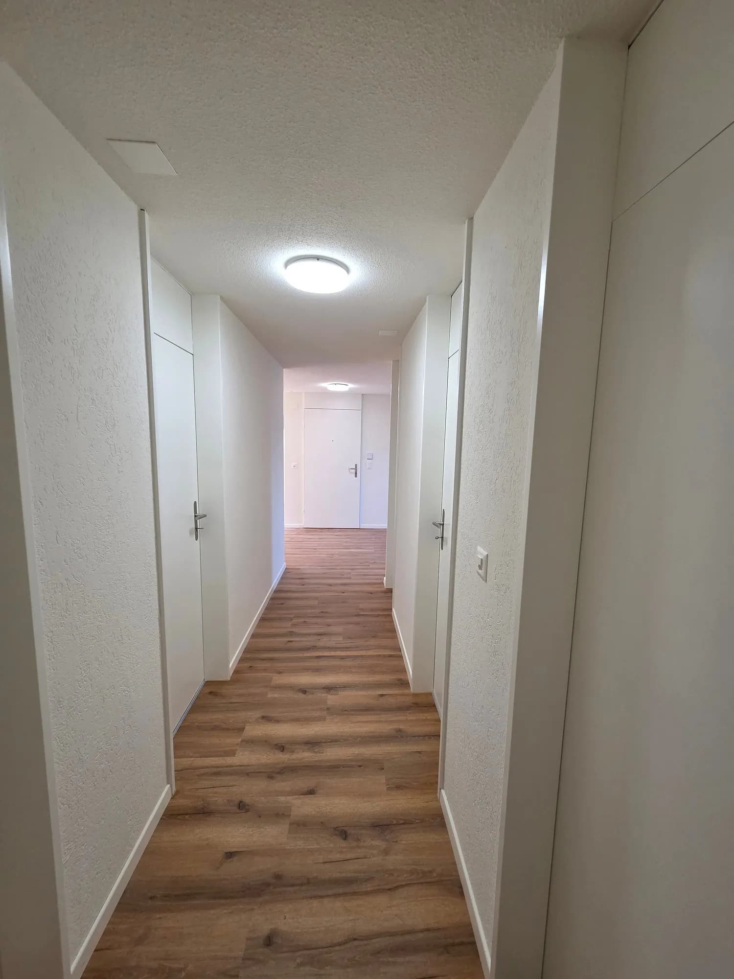 Neu renoviert mit Seeblick und Gartensitzplatz!