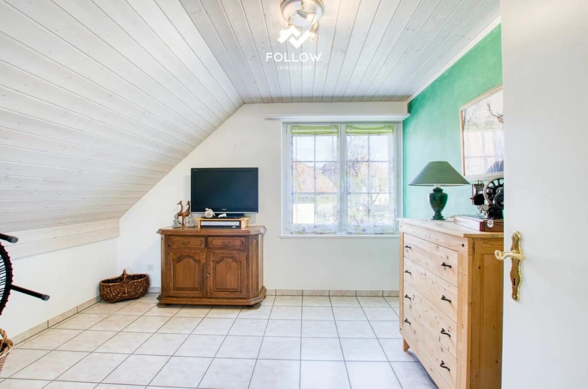 Eckhaus mit privatem Gartenparadies