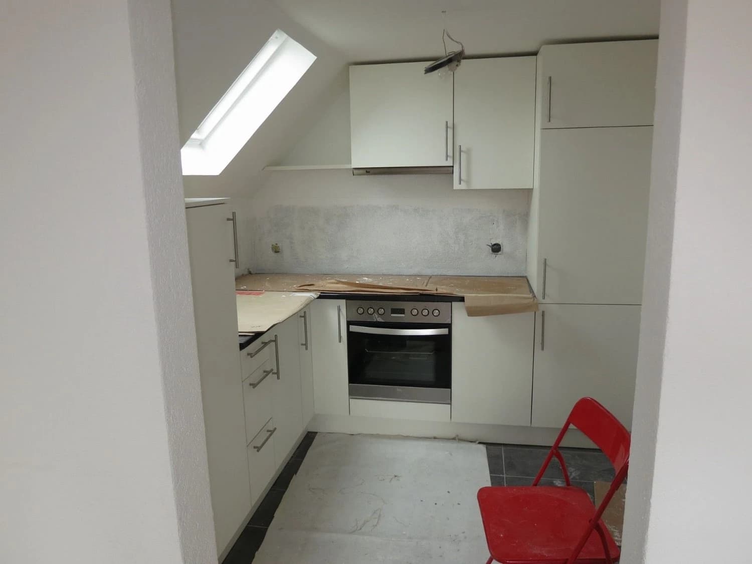 Helle 2-Zimmer-Wohnung mit praktischer Kellerfläche, Füllinsdorf