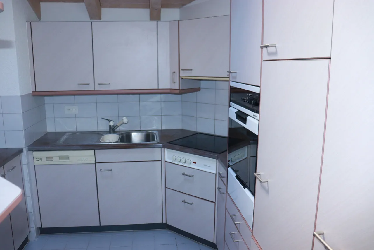 Charmante 3.5-Zimmer-Wohnung mit Galerie und Balkon in Wilderswil!