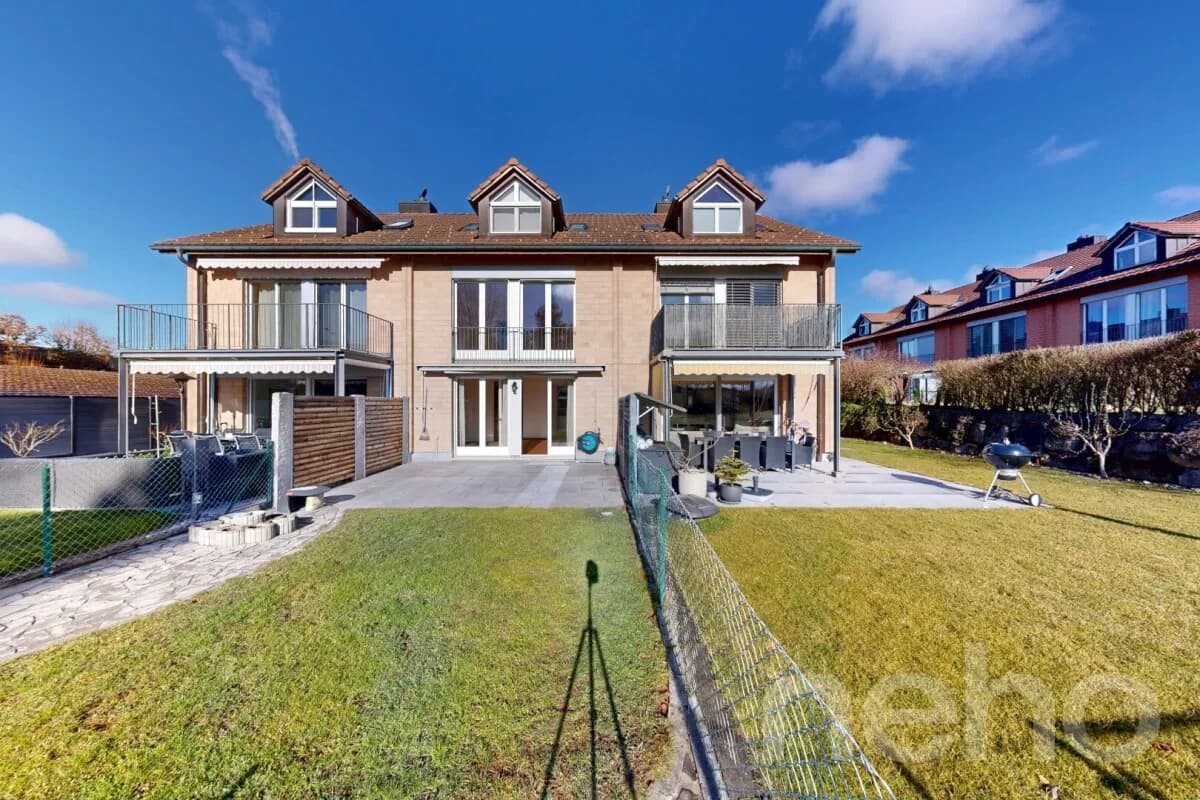 Attraktives 5.5-Zimmer-Reihenmittelhaus mit Blick ins Grüne