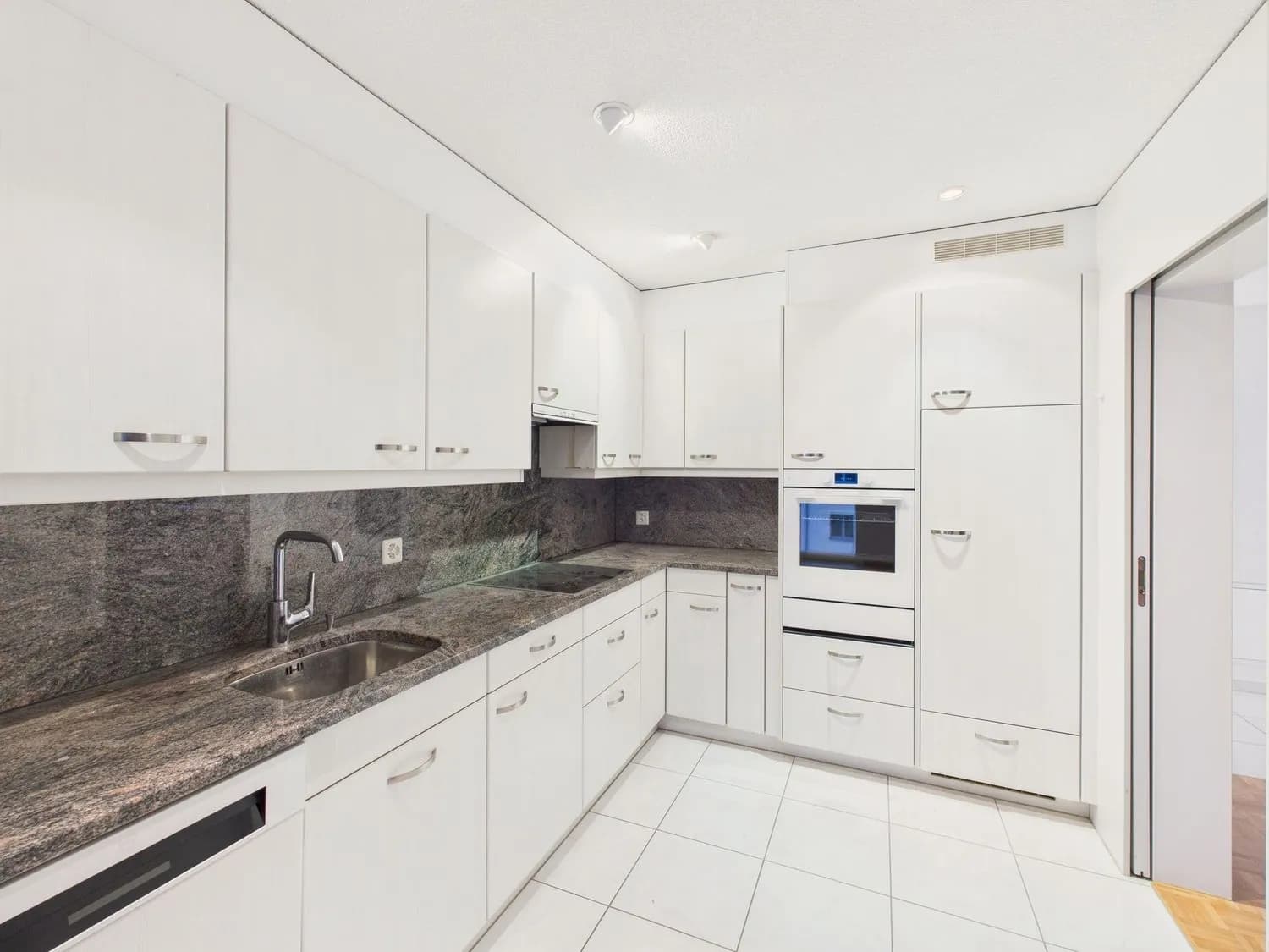 Moderne 4.5-Zimmer Wohnung mit grossem Balkon, ideal für Familien , Kirchdorf AG