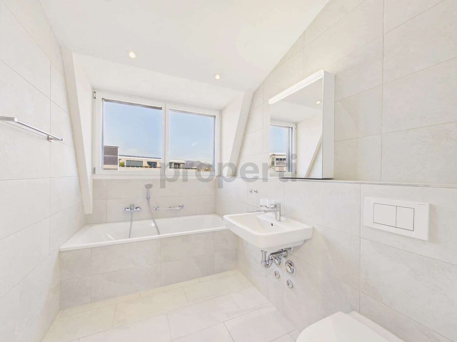 Moderne 4.5-Zimmer-Attikawohnung mit Balkon, Aesch