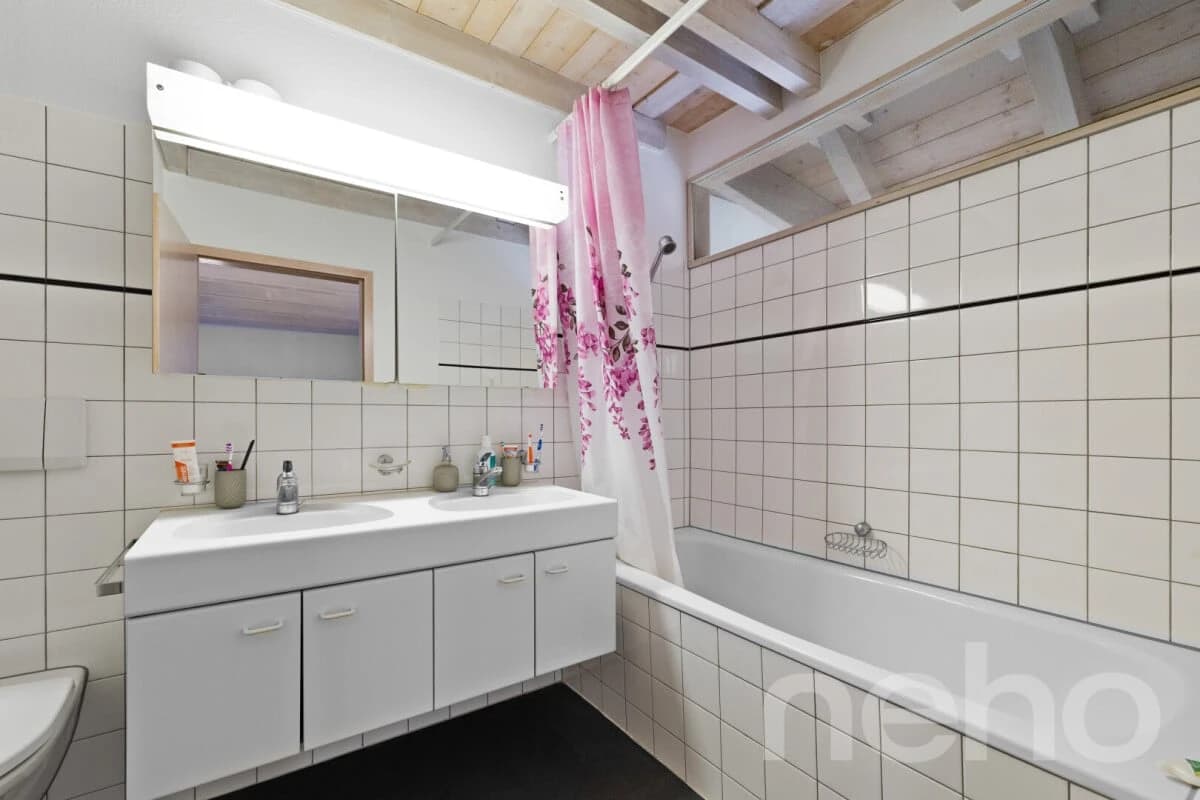 Zweifamilienhaus mit Atelier an zentraler Lage in Orpund bei Biel BE