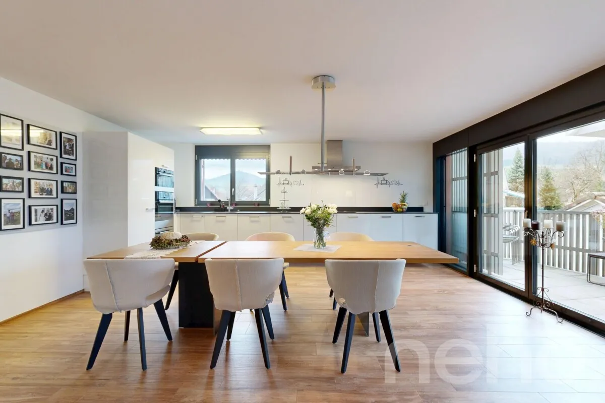 Moderne und grosszügige 4.5-Zimmerwohnung mit Schwedenofen