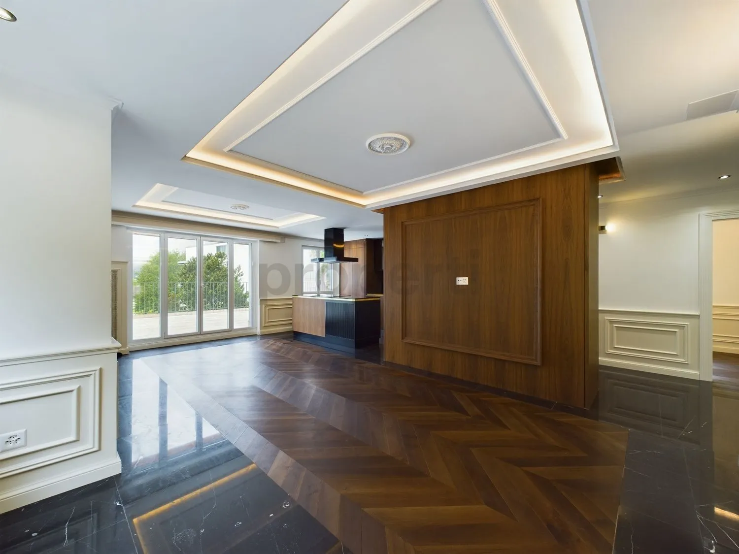 Moderne 4.5 Zimmer-Wohnung mit grosszügiger Terrasse und Garten in Küsnacht