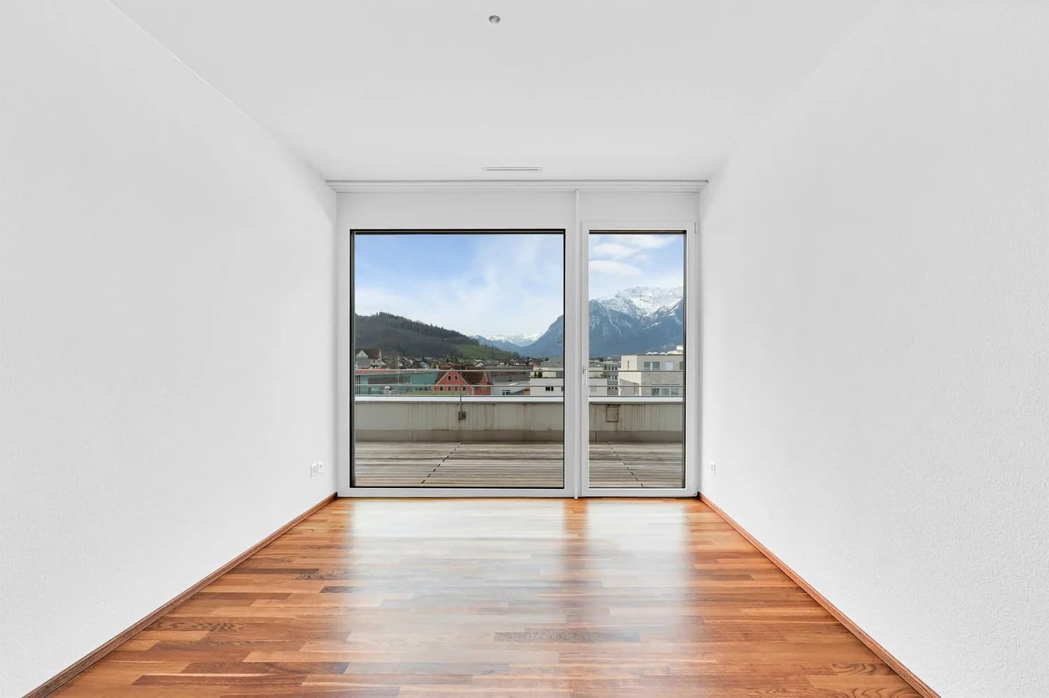 Hochwertige Wohnung mit grosszügiger Terrasse