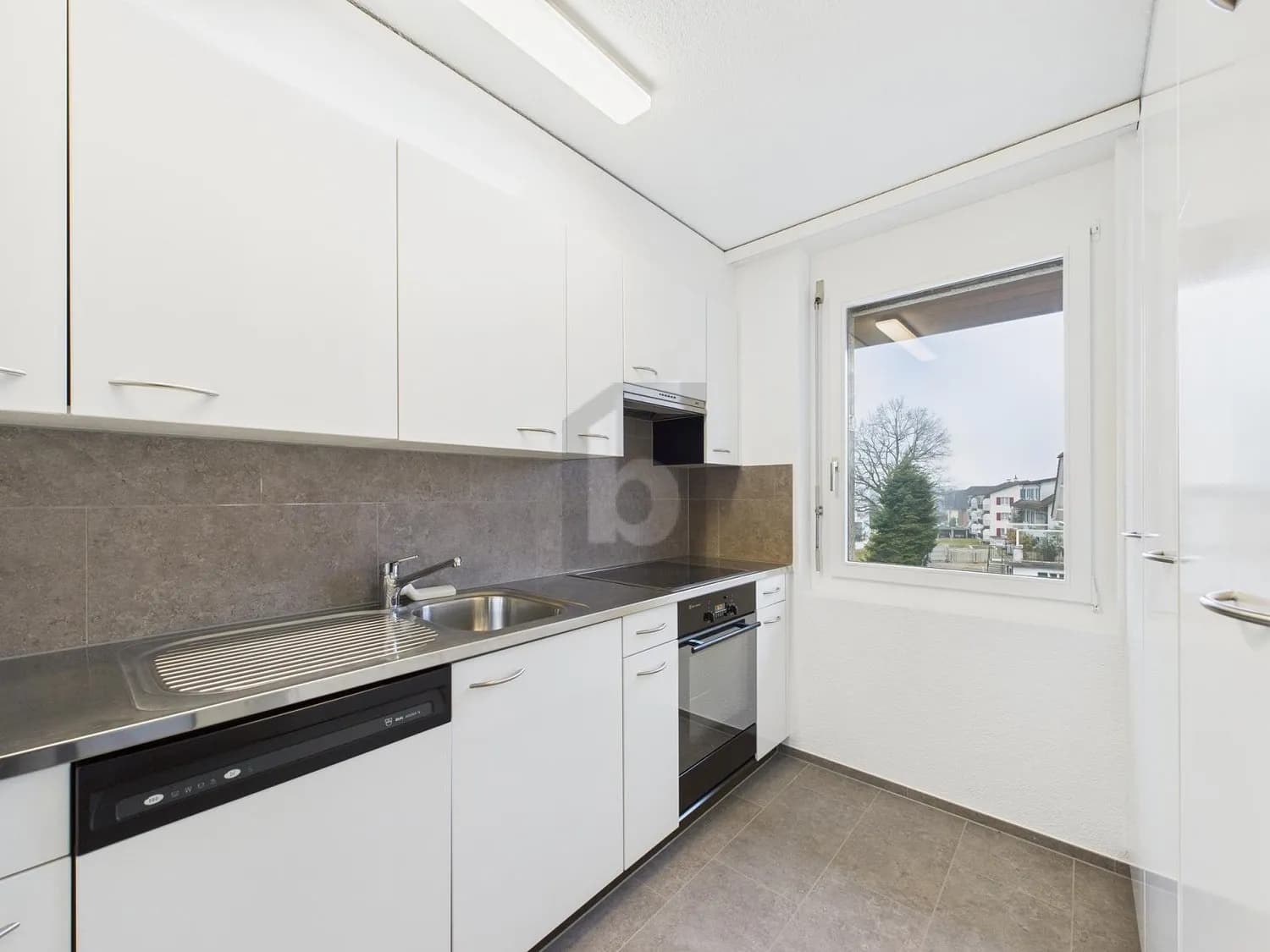 NÄHE BAHNHOF KAPF UND AUTOBAHN EMMEN NORD