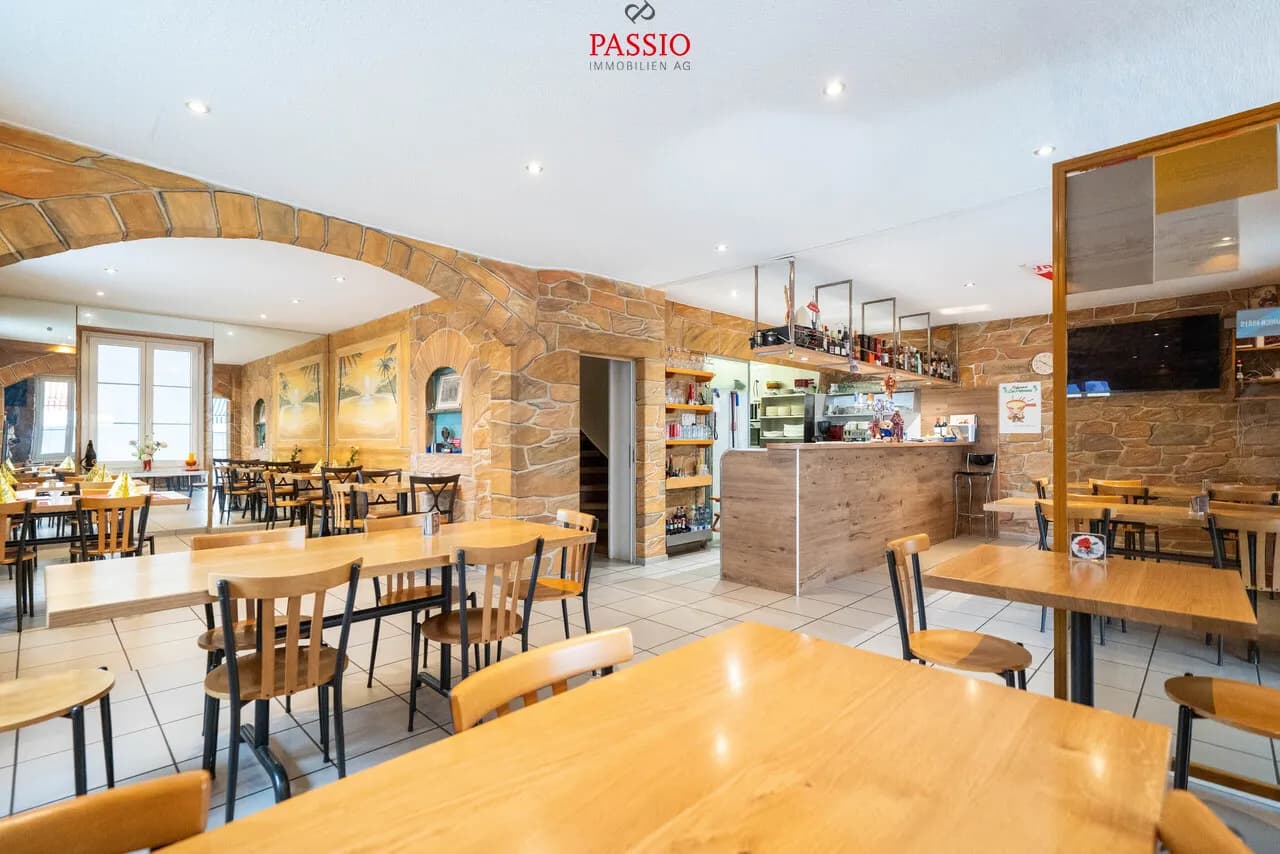 Zentrales 7-Zimmer Stadthaus mit Restaurant im Herzen von Olten