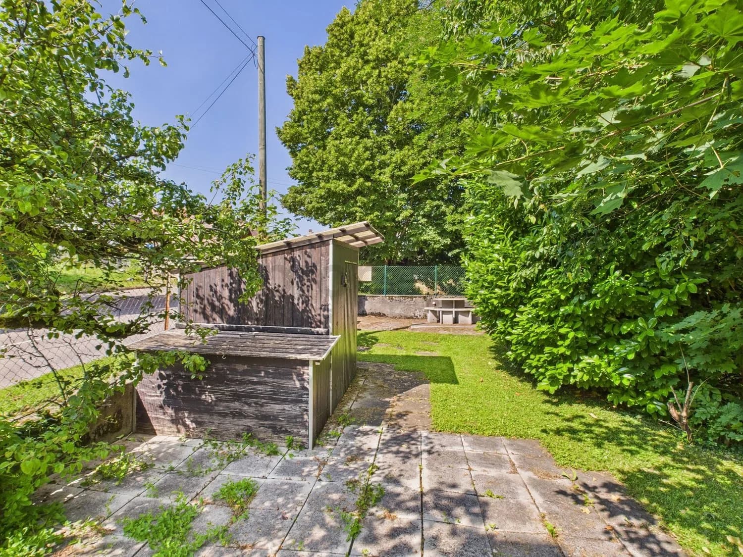 Exklusives Einfamilienhaus in ruhiger Waldrandlage mit Seesicht und Garten