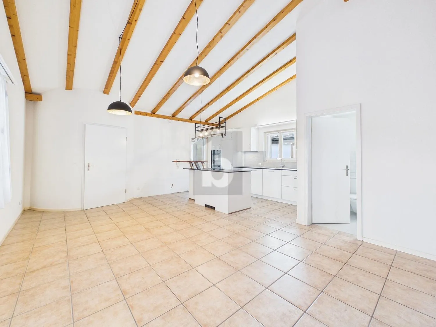 RIESIGER WINTERGARTEN MIT TRAUMHAFTER AUSSICHT