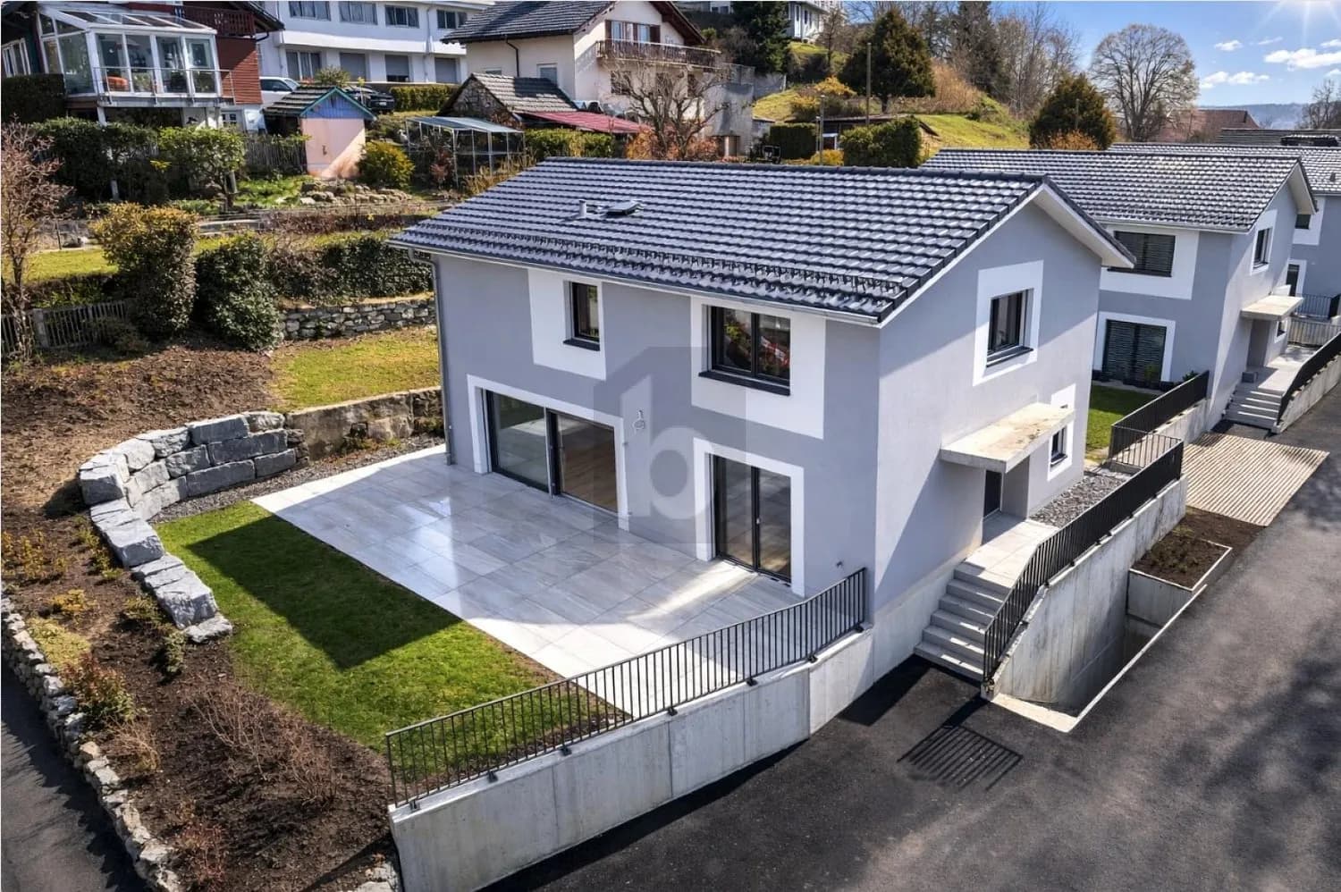 GROSSZÜGIG, HOCHWERTIG & RUHIG GELEGEN (D)