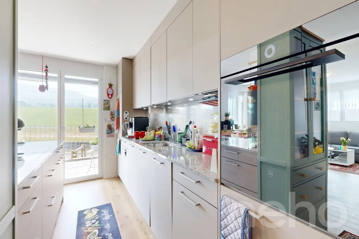 Neuwertige 4.5-Zimmer-Wohnung mit Südwestbalkon