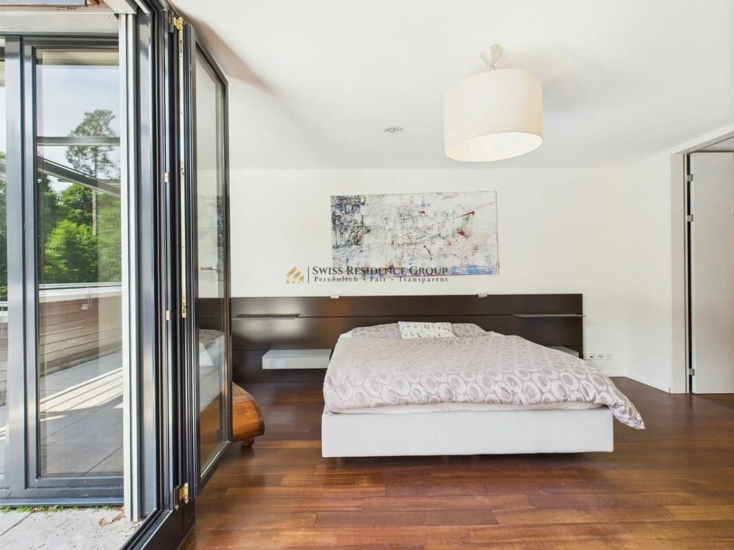 Exklusives Doppelfamilienhaus mit Gartenparadies und Waldblick in Rüschlikon