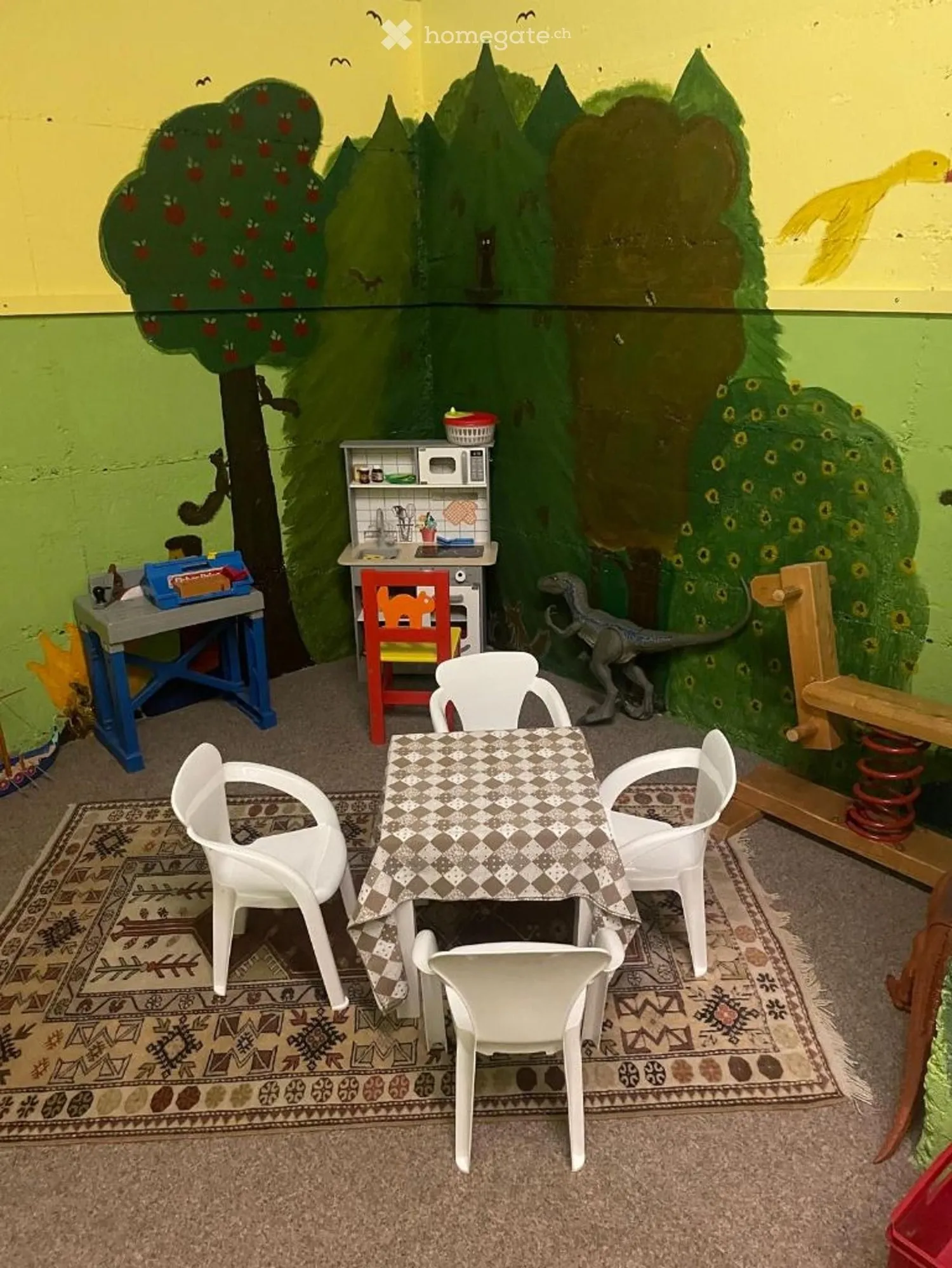 Helle 2.5-Zimmer-Wohnung mit Balkon, Salouf