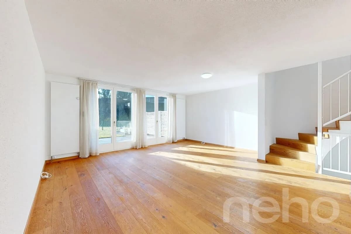 Attraktives 5.5-Zimmer-Reihenmittelhaus mit Blick ins Grüne