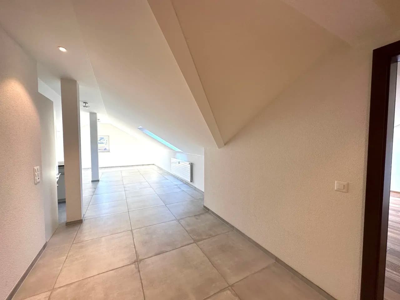 tolle, moderne und sehr gemütliche Dachwohnung